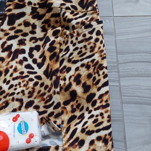 INC Women's Size 4 Mid-Rise Pull-On Leopard Print Core Compression Shorts NWT - Picture 7 of 9